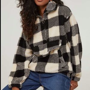 🌸 Ardene 🌸 thick sherpa sweater